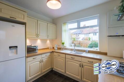 FITTED KITCHEN