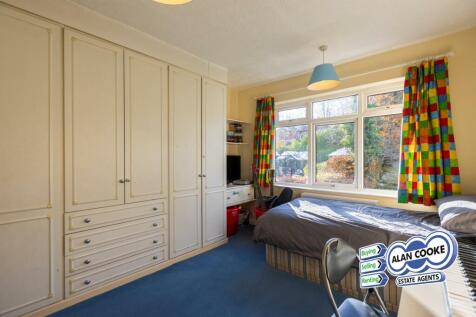 BEDROOM 2