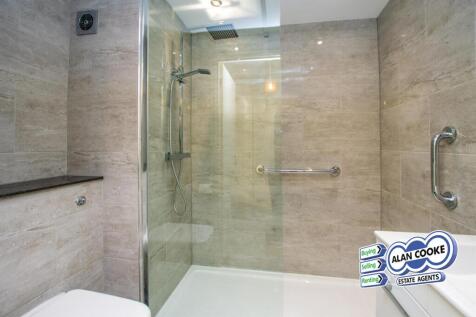 MODERN SHOWER ROOM