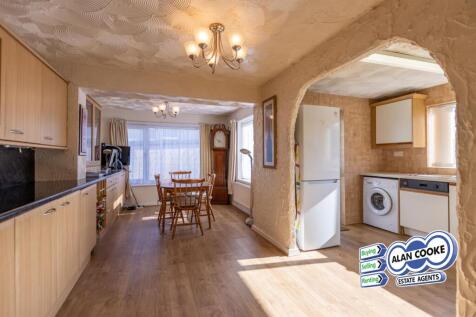 EXTENDED DINING ROOM