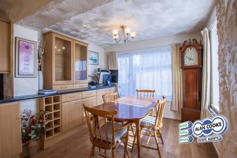 EXTENDED DINING ROOM