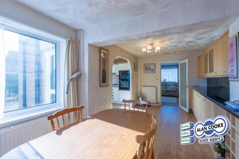 EXTENDED DINING ROOM
