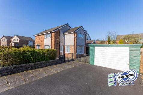 DETACHED DOUBLE WIDTH GARAGE