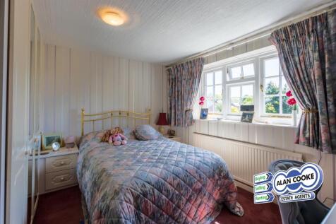 BEDROOM 2