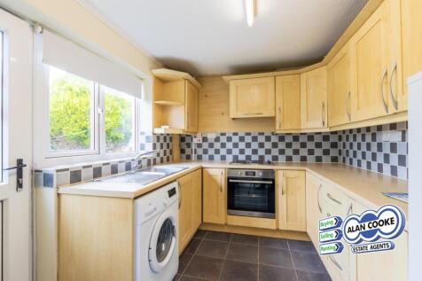 FITTED KITCHEN