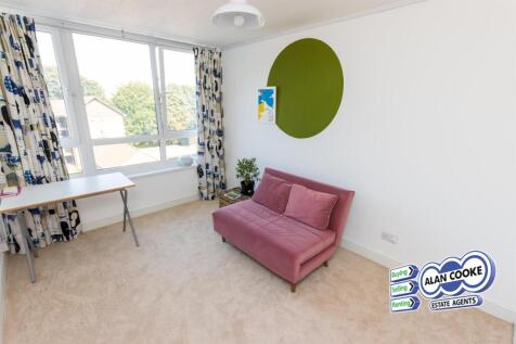 BEDROOM 2