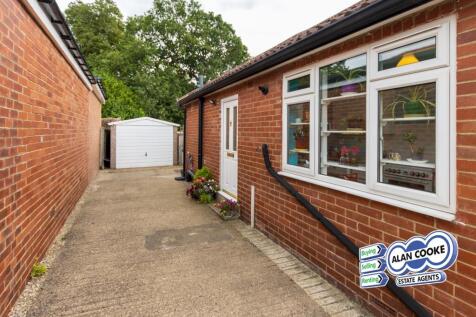 DETACHED GARAGE