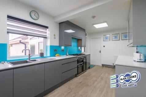 EXTENDED DINING KITCHEN