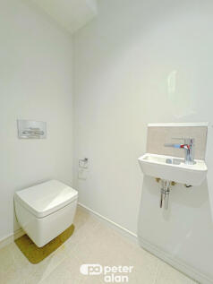 Cloakroom/wc