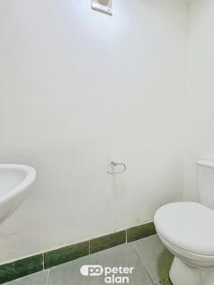 Cloakroom/wc