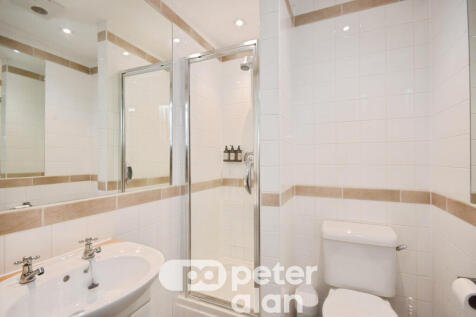 En-suite Bathroom