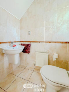 Cloakroom/wc