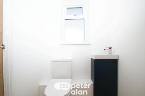 Cloakroom/wc