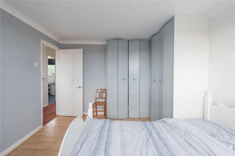 Bedroom 1 (2)