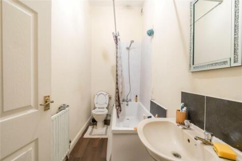 221b - Bathroom