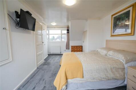 Bedroom 1 (2)