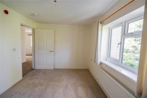 Bedroom 1 (2)