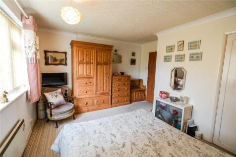 Bedroom 1 (2)