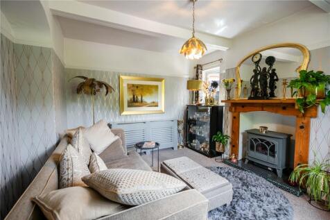 Living Room (2)