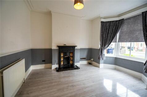 Living Room (2)
