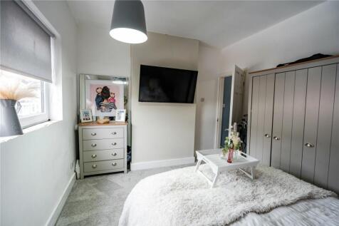 Bedroom 1 (2)
