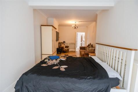 Living/Bedroom4