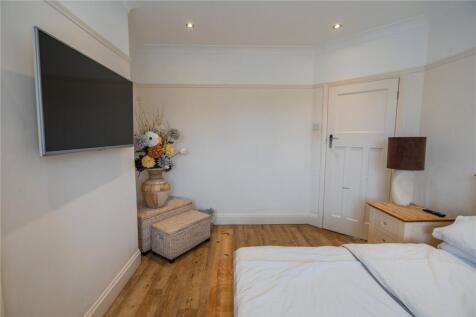 Bedroom 2 (2)