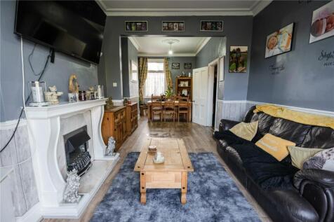 Living Room (2)