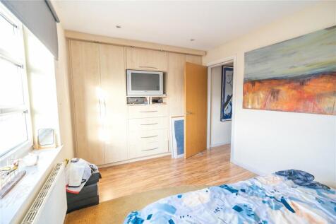 Bedroom 1 (2)