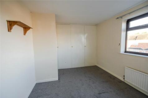 Bedroom 1 (2)