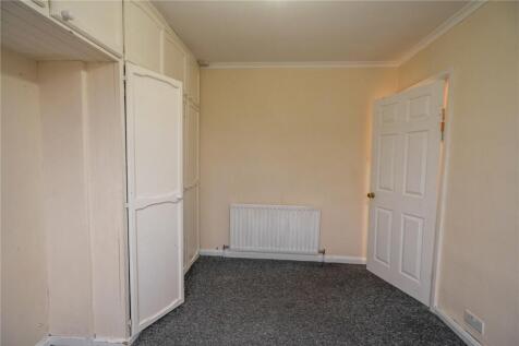 Bedroom 1 (2)
