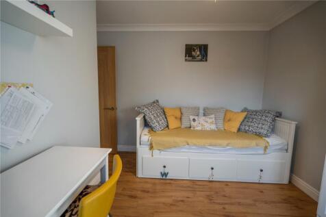 Bedroom 1 (2)