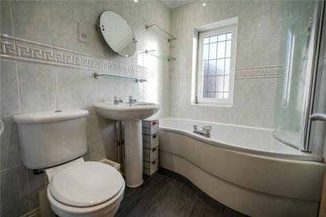 Family Bathroom (2)