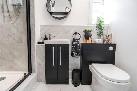 Shower Room (2)