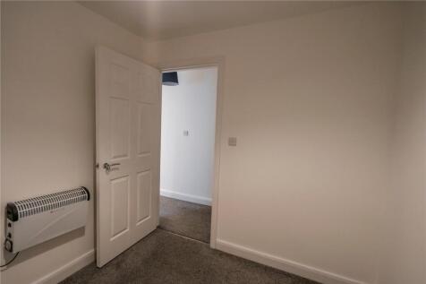 Bedroom 1 (2)