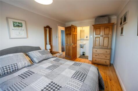 Bedroom 1 (2)