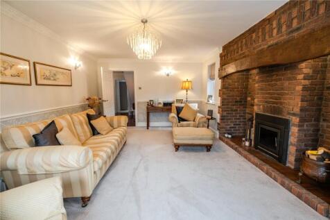 Living Room (2)