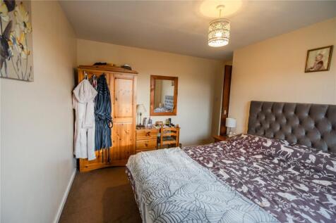 Bedroom 1 (2)