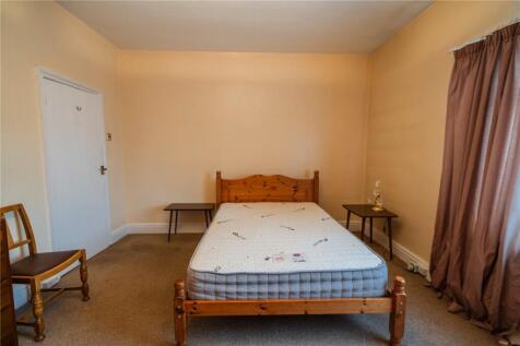 Bedroom 1 (2)
