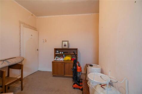 Bedroom 2 (2)