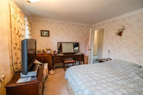 Bedroom 2 (2)