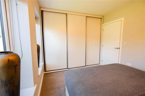 Bedroom 1 (2)