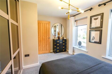 Bedroom 2 (2)