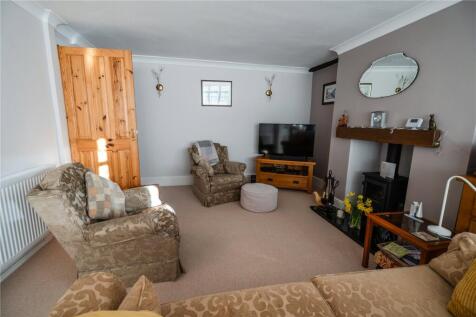 Living Room (2)