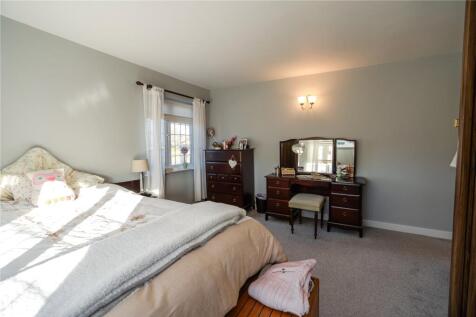 Bedroom 2 (2)