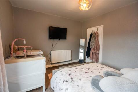 Bedroom 1 (2)
