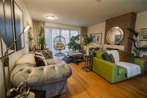 Living Room (2)