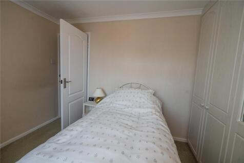 Bedroom 2 (2)