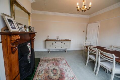 Living Room (2)