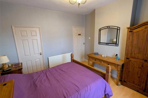 Bedroom 1 (2)
